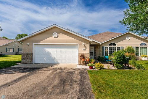 352 30th St N, Moorhead, MN, 56560-2574 | Card Image