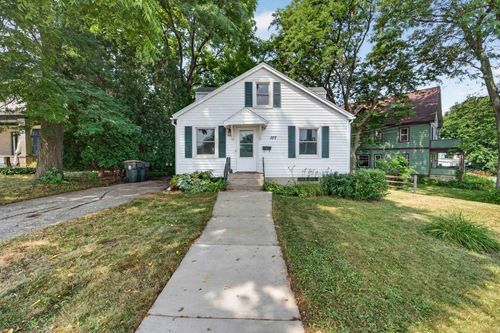 107 Grove Street, SUN PRAIRIE, WI, 53590 | Card Image