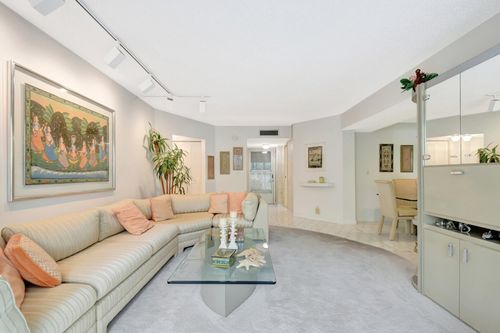 apt-304-3524 Via Poinciana, Lake Worth, FL, 33467-2800 | Card Image