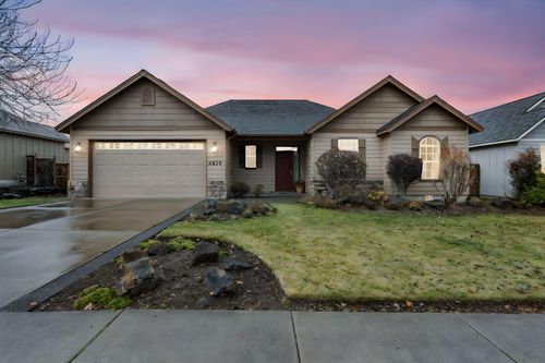 2537 Nw 22nd Street, Redmond, OR, 97756 | Card Image