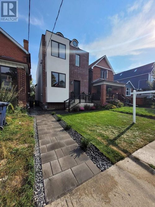 11 Morland Rd, York, ON, M6S2M7 | Card Image