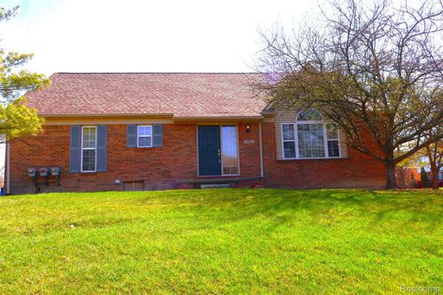 1900 Player Circle E, Westland, MI, 48186 | Card Image