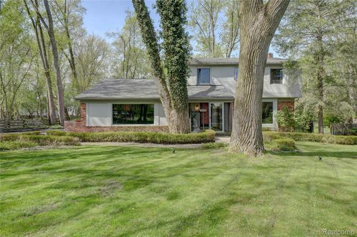 19341 Devonshire St, Beverly Hills, MI, 48025-3951 | Card Image