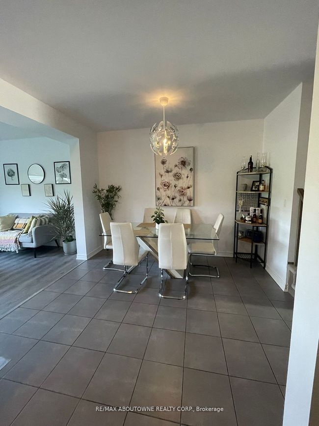 66 Bradbury Rd, House attached with 3 bedrooms, 3 bathrooms and 1 parking in Stoney Creek ON | Image 6