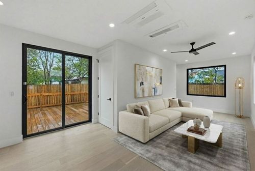 2-802 Philco Dr, Austin, TX, 78745-1923 | Card Image