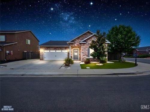 9001 Brook Shadow Way, Shafter, CA, 93263-3171 | Card Image