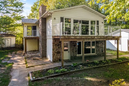 6 Burton Cres, Sauble Beach, ON, N0H2G0 | Card Image