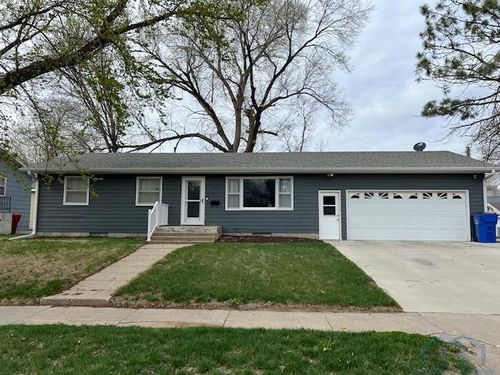 117 W Clark St, Vermillion, SD, 57069-2006 | Card Image