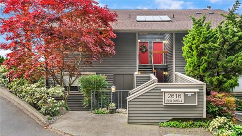 405-2616 4th Avenue N, Seattle, WA, 98109 | Card Image