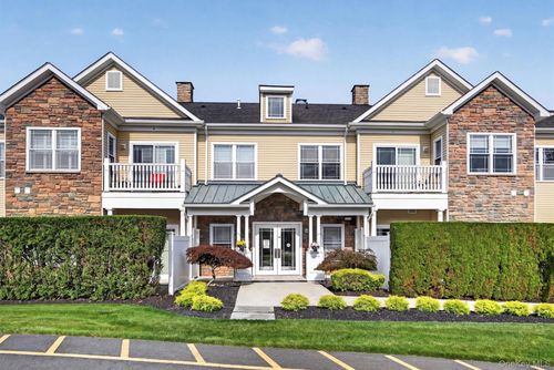 2202 Views Way, Pomona, NY, 10970-3584 | Card Image