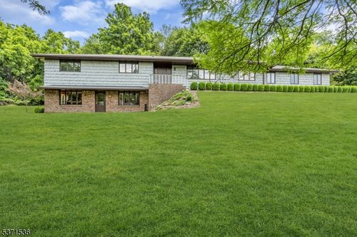 366 E Saddle River Rd, Upper Saddle River, NJ, 07458-1757 | Card Image