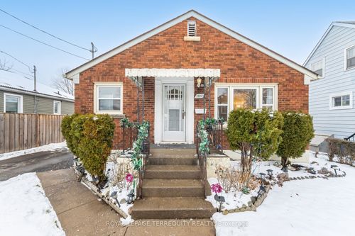 6001 North Street, Niagara Falls, ON, L2G1J7 | Card Image