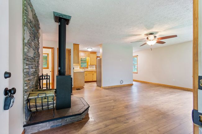 321 Brownview Rd, House other with 3 bedrooms, 2 bathrooms and 1 parking in Clarkesville GA | Image 6