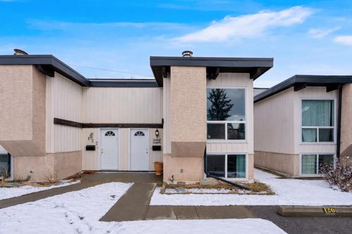 120 Oaktree Lane Sw, Calgary, AB, T2V4E4 | Card Image