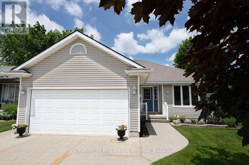 38 Bella Street, Strathroy-Caradoc (SE), ON, N7G1C4 | Card Image