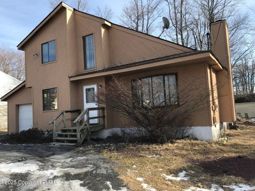 541 Country Place Dr, Tobyhanna, PA, 18466-7944 | Card Image