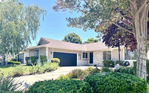 637 Dover Way, Livermore, CA, 94551-1843 | Card Image