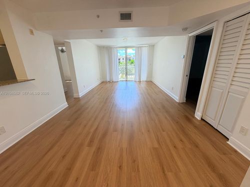 305-529 E Sheridan St, Dania Beach, FL, 33004-5820 | Card Image