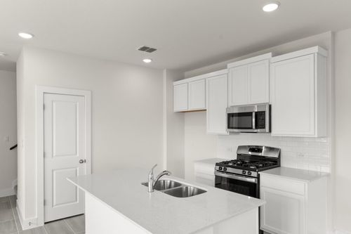 140 Whinny Way, Georgetown, TX, 78626-3217 | Card Image