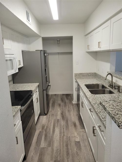 apt-1801-7200 T C Jester Blvd, Houston, TX, 77088-7449 | Card Image