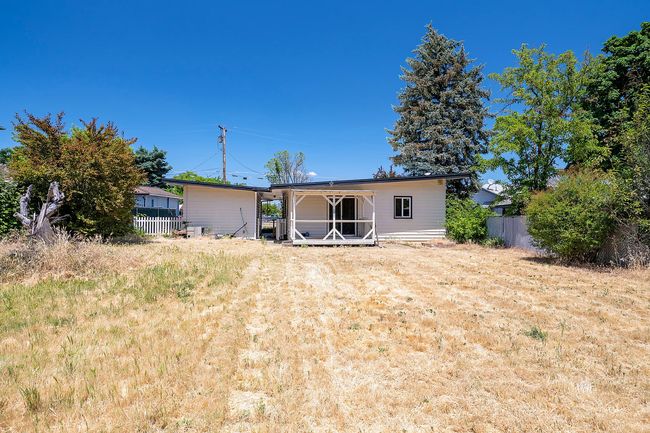 Backyard | Image 9