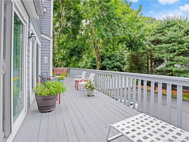 Deck with lots of space | Image 19