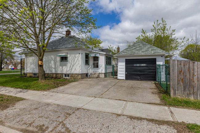 706 Monaghan Rd, House other with 3 bedrooms, 1 bathrooms and 2 parking in Peterborough ON | Image 37