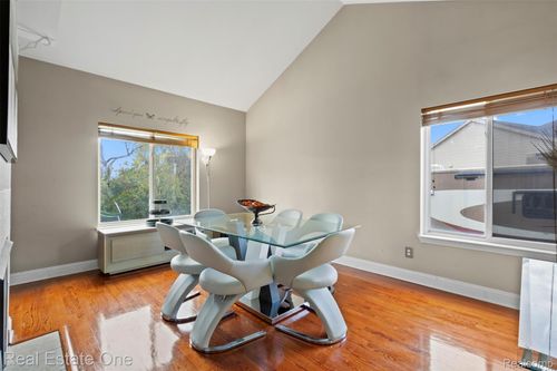 43275 Pond Bluff Dr, Belleville, MI, 48111-7313 | Card Image