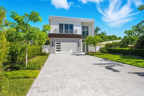 827 Lake Ave N, Delray Beach, FL, 33483-5936 | Card Image