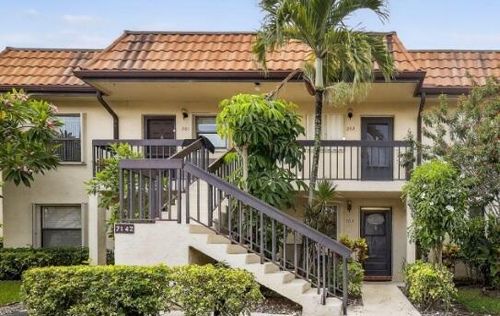 102-7142 Golf Colony Ct, Lake Worth, FL, 33467-8925 | Card Image