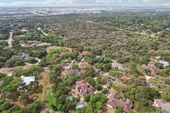 20646 Wahl Ln, House other with 5 bedrooms, 6 bathrooms and null parking in Garden Ridge TX | Image 37
