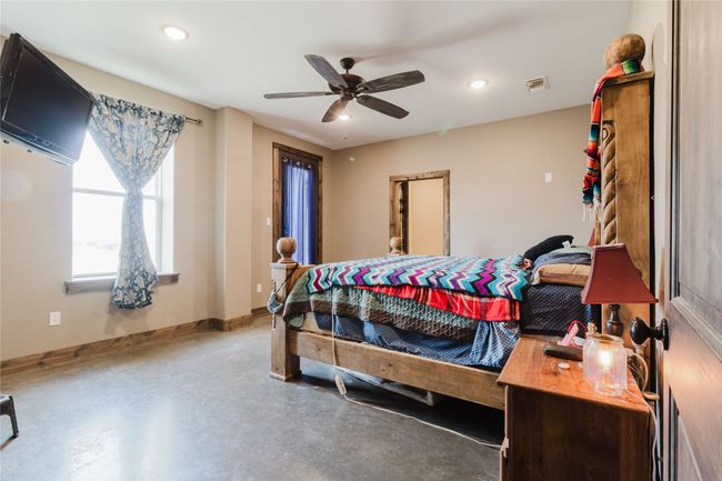 161 Hcr 1150, House other with 3 bedrooms, 3 bathrooms and null parking in Blum TX | Image 17