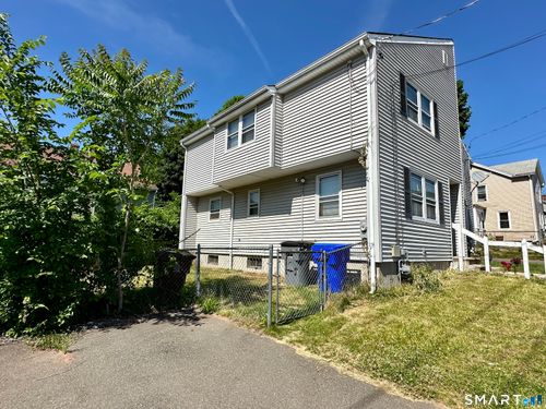 49 Whitworth St, Enfield, CT, 06082-2833 | Card Image
