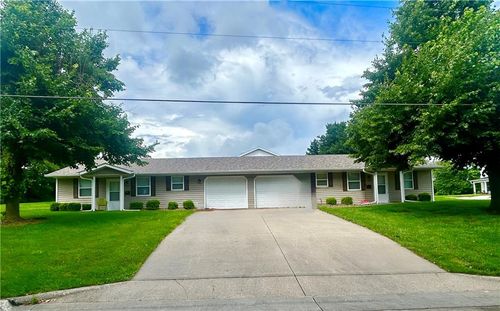424-422-424 N Mattie St, Maryville, MO, 64468-1862 | Card Image