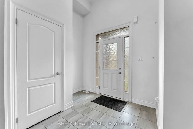 479 Izumi Gate, House attached with 4 bedrooms, 3 bathrooms and 1 parking in Milton ON | Image 4