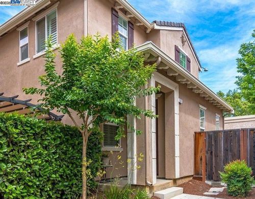 131 Lusitano Way, Gilroy, CA, 95020-8510 | Card Image