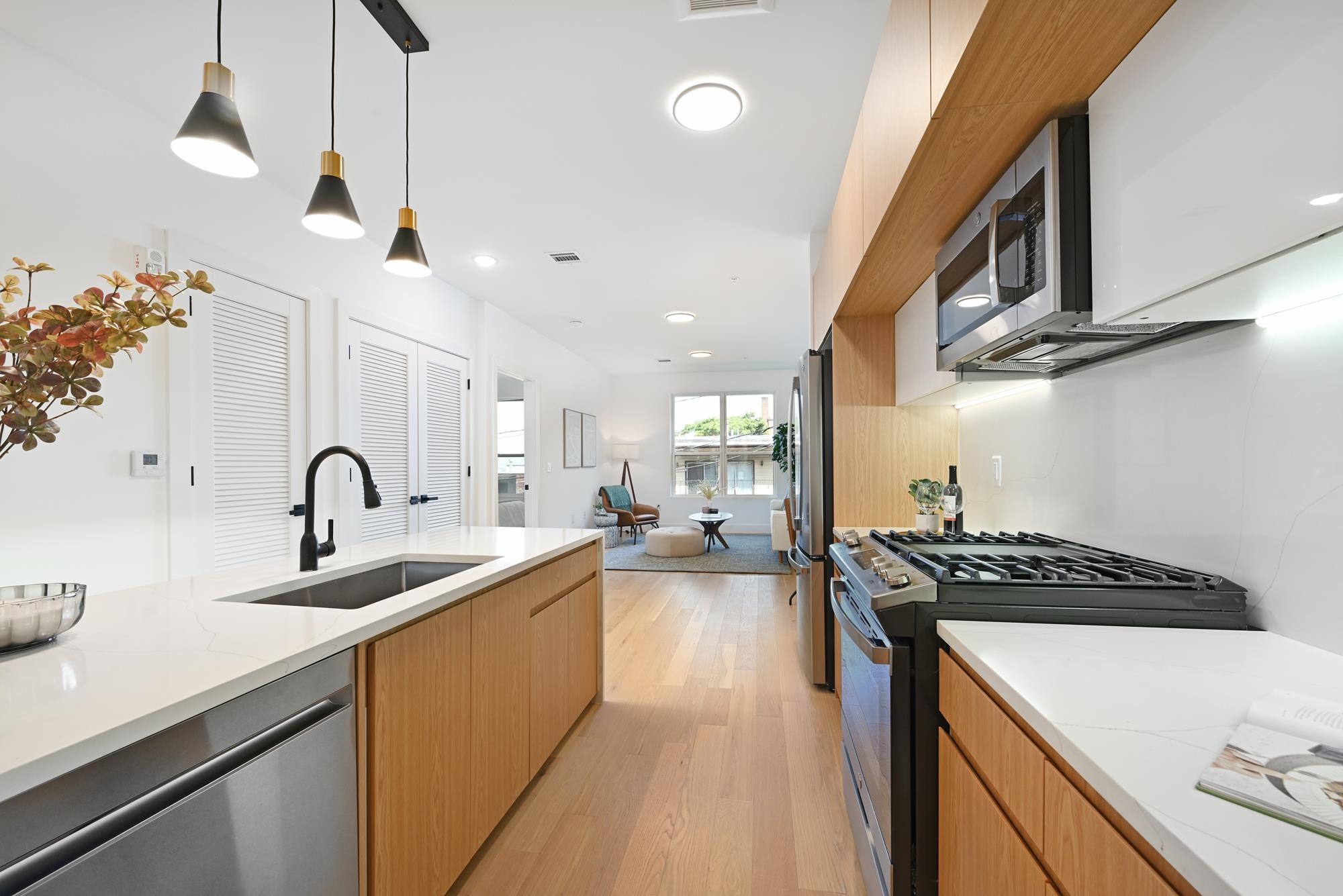 201 649 38 Th St, For Sale in Union City Zoocasa