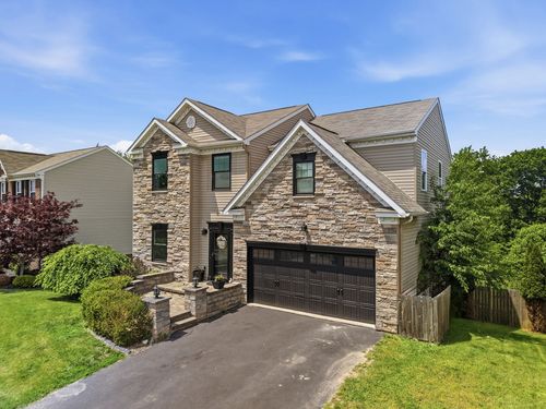 1049 Sweet Brier Dr, Aliquippa, PA, 15001-6504 | Card Image