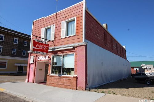 205 Centre St, Shaunavon, SK, S0N2M0 | Card Image