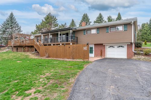 6887 Colonial Ave, Bettendorf, IA, 52722-6502 | Card Image