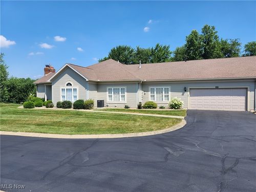 unit-18a-5645 Clingan Rd, Struthers, OH, 44471-3138 | Card Image