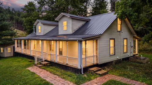 787 Quillen Chapel Rd, Campton, KY, 41301-8339 | Card Image