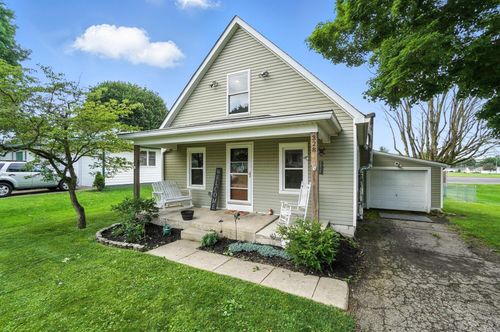 328 Maple Ave, Utica, OH, 43080-9756 | Card Image