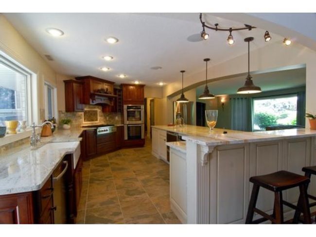 Kitchen | Image 8