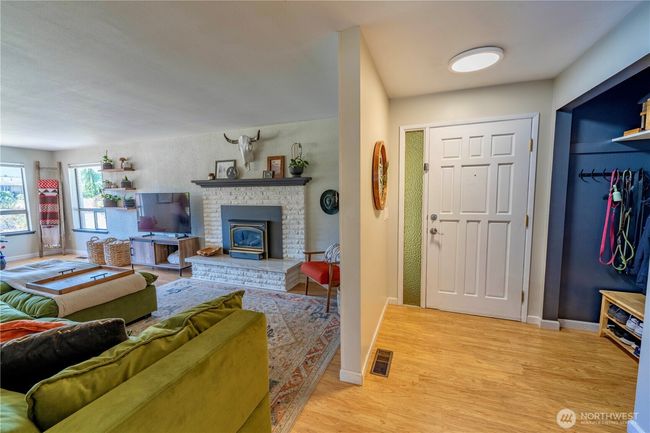518 E Willow St, House other with 3 bedrooms, 2 bathrooms and 4 parking in Sequim WA | Image 9