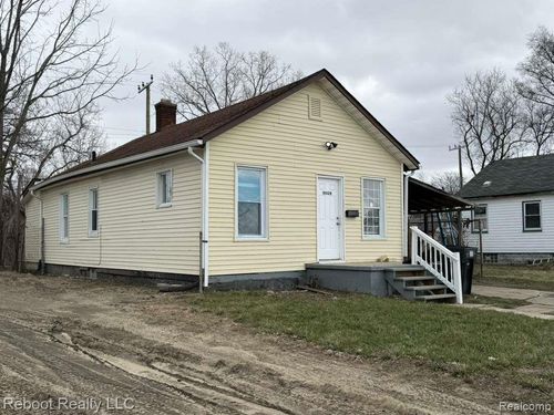 10028 Petoskey Ave, Detroit, MI, 48204-3907 | Card Image