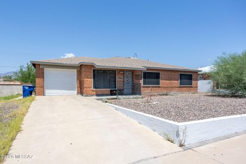 6557 E Cooper St, Tucson, AZ, 85710-1017 | Card Image