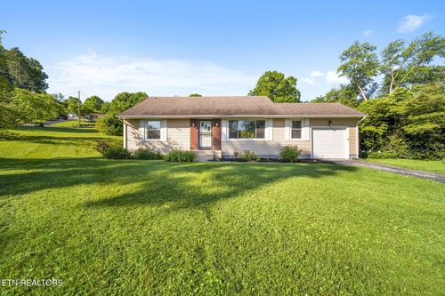 908 Glenoaks Dr, Knoxville, TN, 37918-1506 | Card Image