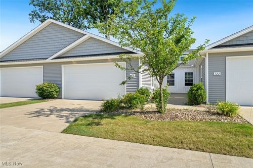 118 Fallen Oak Lane, Elyria, OH, 44035 | Card Image