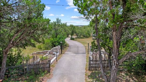 20001 Hamilton Pool Rd, Dripping Springs, TX, 78620-2806 | Card Image